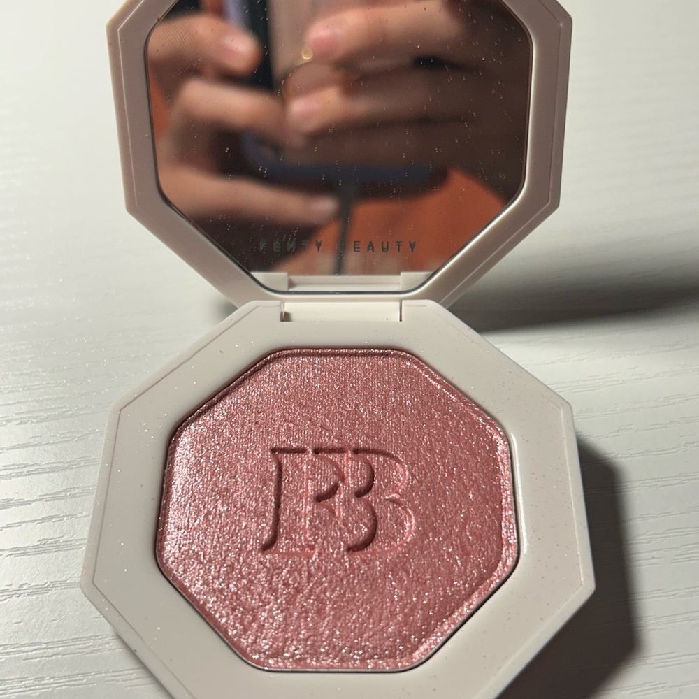 Fenty Beauty KILLAWATT Wattabrat
